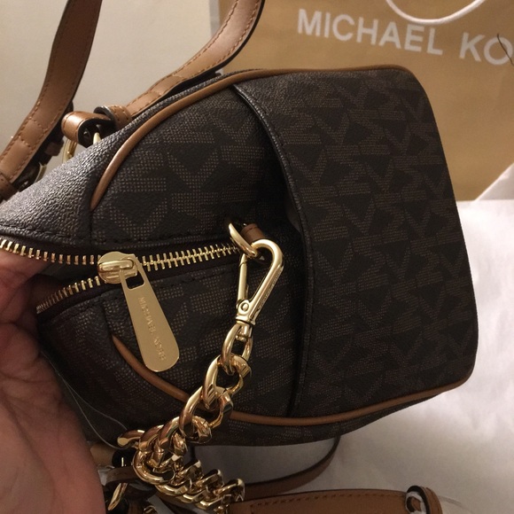 Michael Kors Grayson chain satchel - Picture 4 of 5